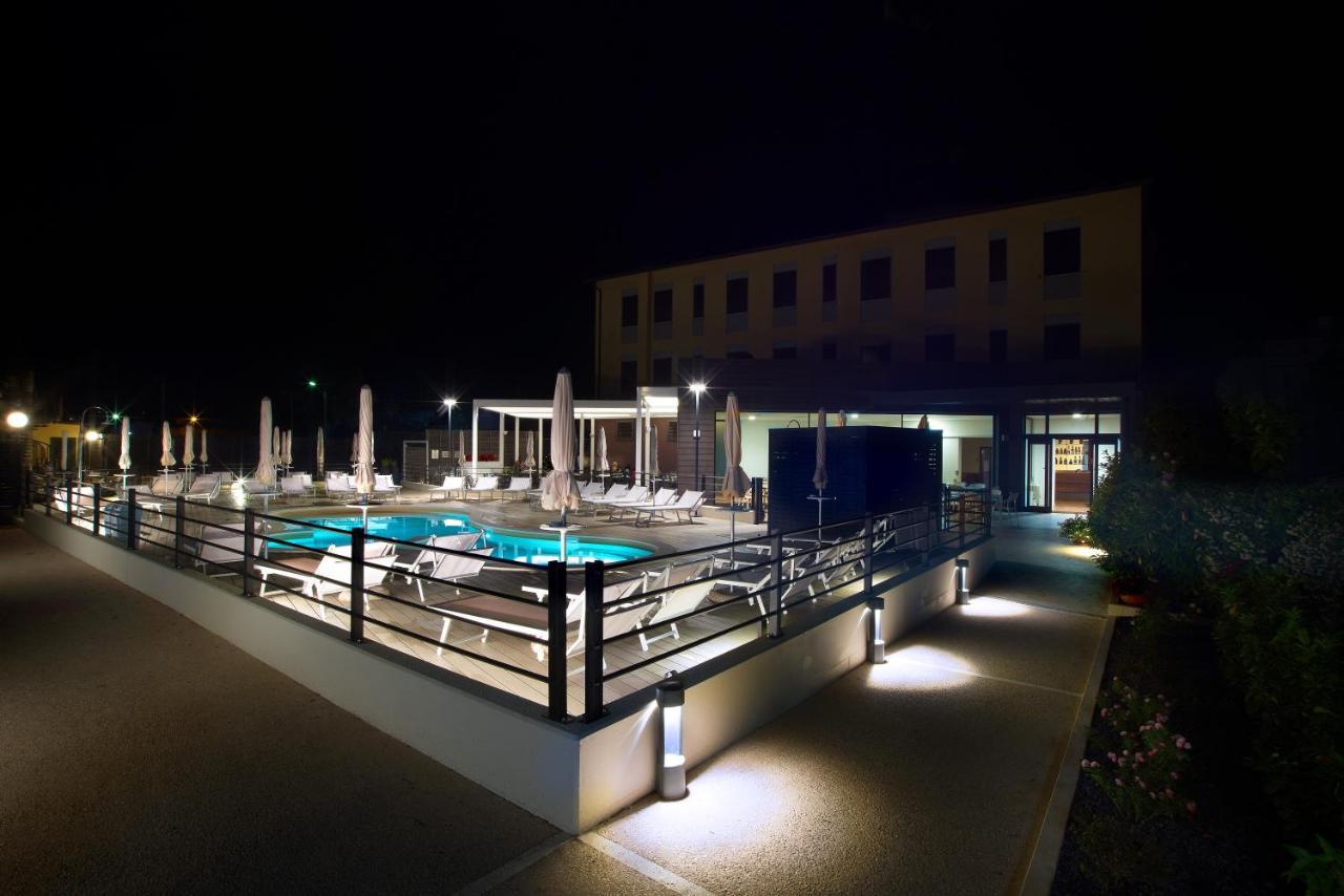 Hotel Ristorante Dante Торджано Экстерьер фото