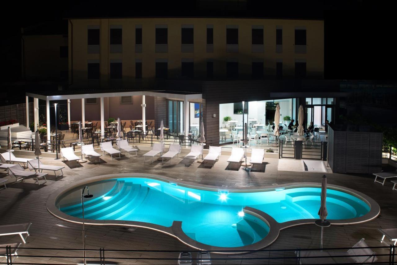 Hotel Ristorante Dante Торджано Экстерьер фото