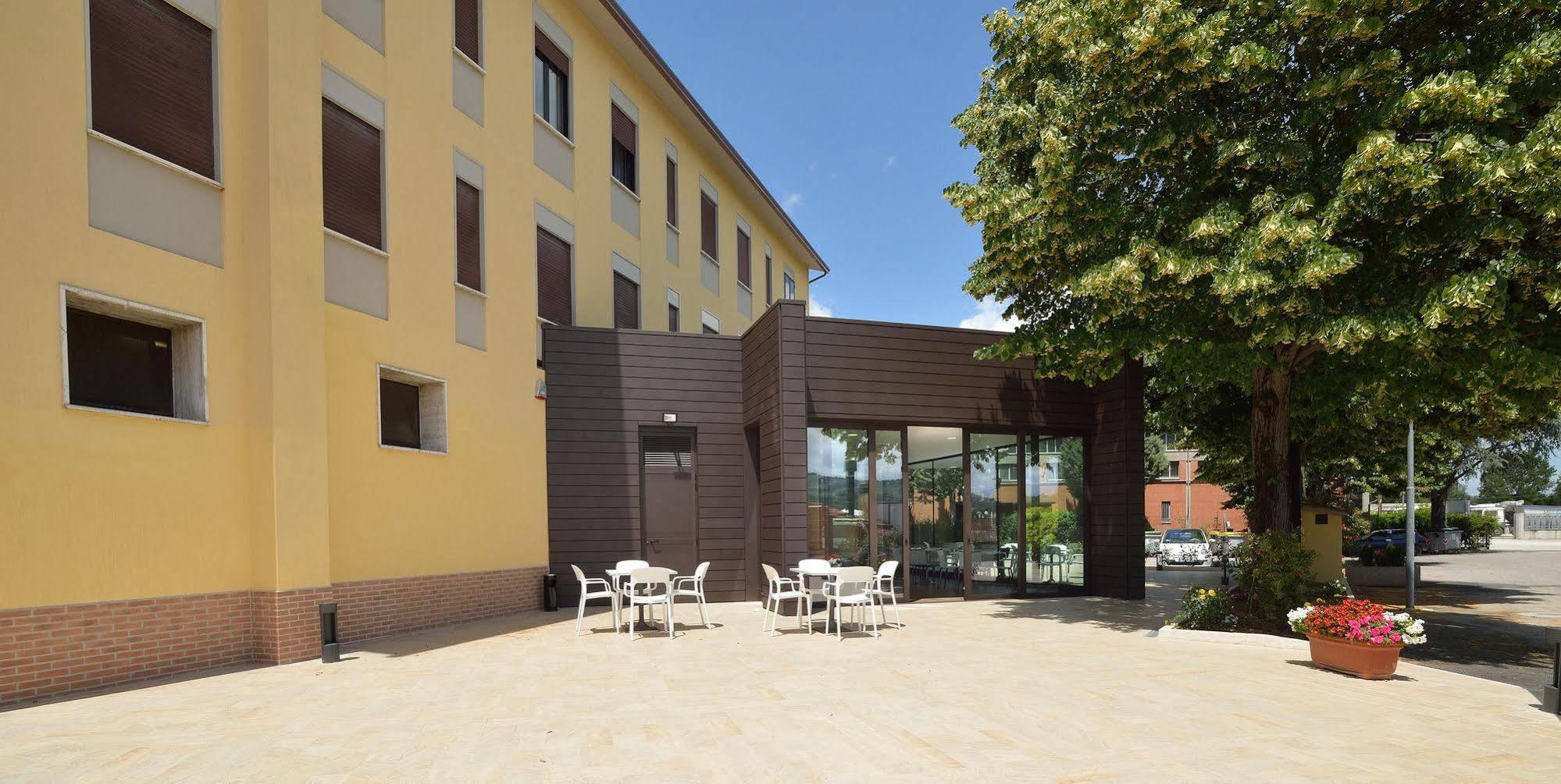 Hotel Ristorante Dante Торджано Экстерьер фото