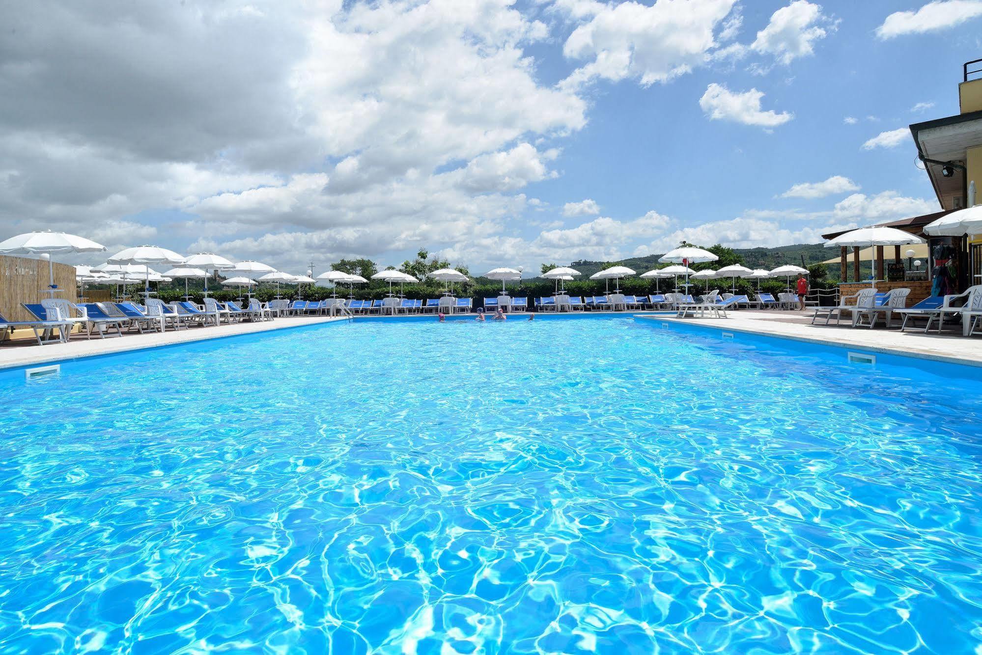 Hotel Ristorante Dante Торджано Экстерьер фото